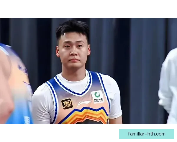 CBA联赛最新赛季激战正酣明星球员表现引发球迷热议